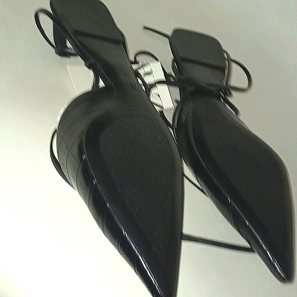 ZARA BLACK CROC EMBOSSED ANKLE STRAPS SANDALS - Picture 3 of 3